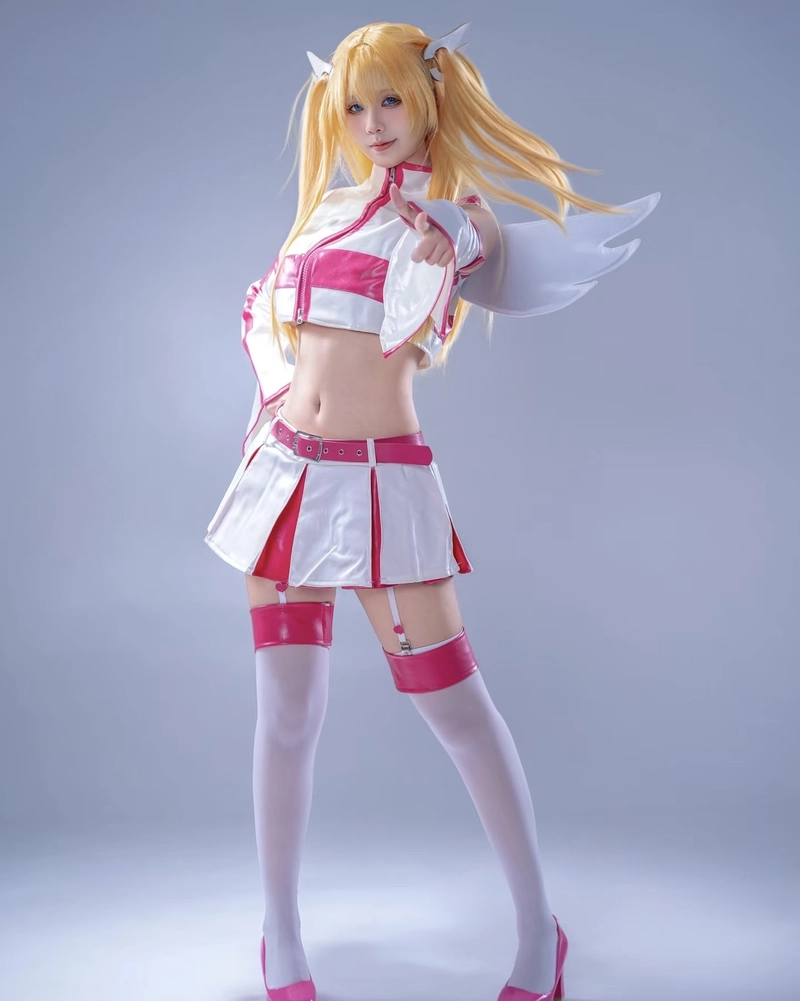Hình ảnh cosplay Liliel với thần sắc tươi sáng cuốn hút