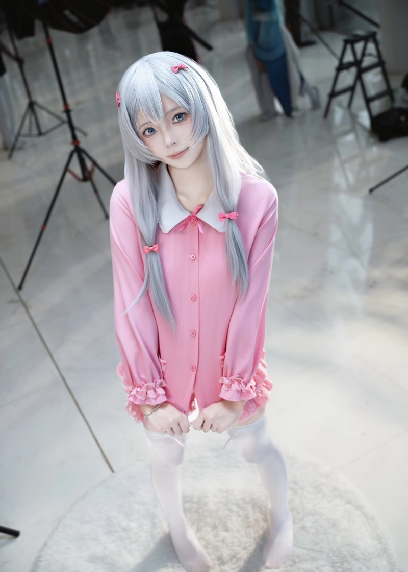 Hình cosplay Sagiri Izumi cùng ánh nhìn trong sáng dịu dàng