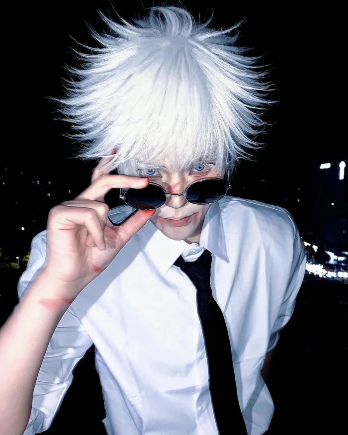 Ảnh Cosplay Gojo mang nét đẹp lạnh lùng đặc trưng