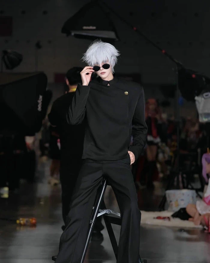 Ảnh Cosplay Gojo với thần thái tự tin nổi bật