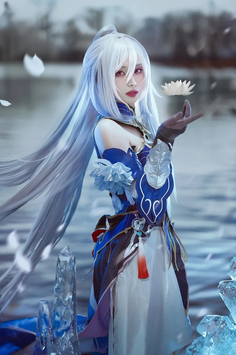 Ảnh Jingliu cosplay lạnh lùng quyến rũ