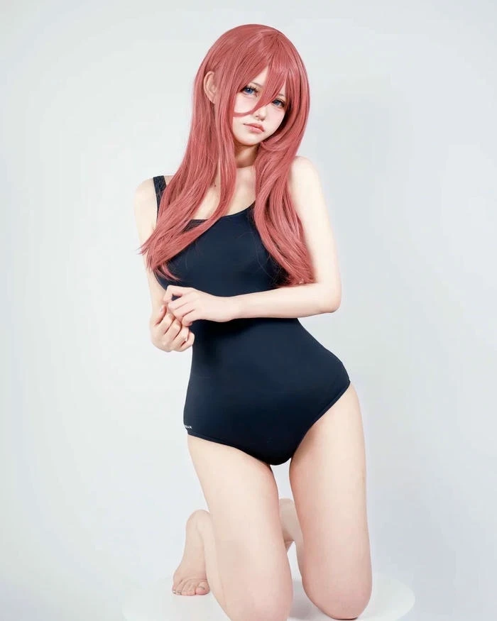 Ảnh Miku Nakano Cosplay mang thần thái nhẹ nhàng