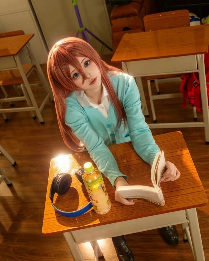 Ảnh Miku Nakano Cosplay nổi bật nét trong trẻo
