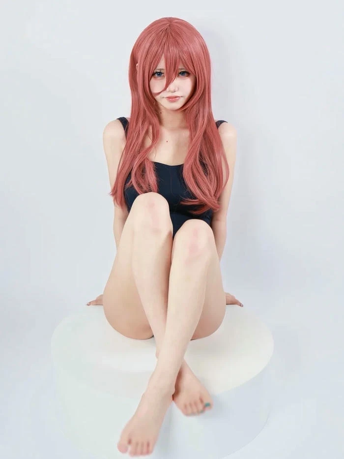 Ảnh Miku Nakano Cosplay với tạo hình nữ tính