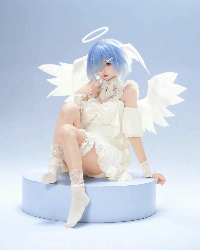 Ảnh Rem Cosplay có diện mạo ngọt ngào đáng yêu