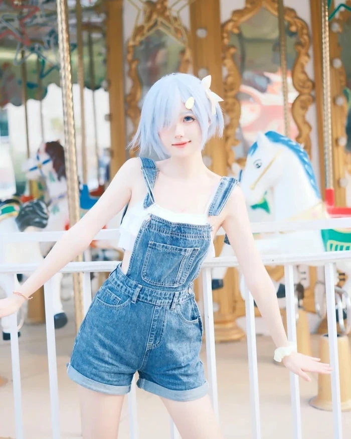Ảnh Rem Cosplay sở hữu tạo hình đầy cuốn hút