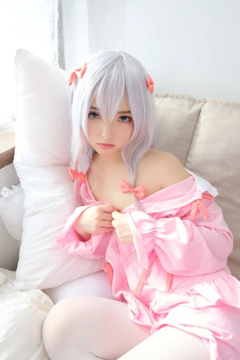 Ảnh Sagiri Izumi cosplay nhỏ nhắn đáng yêu