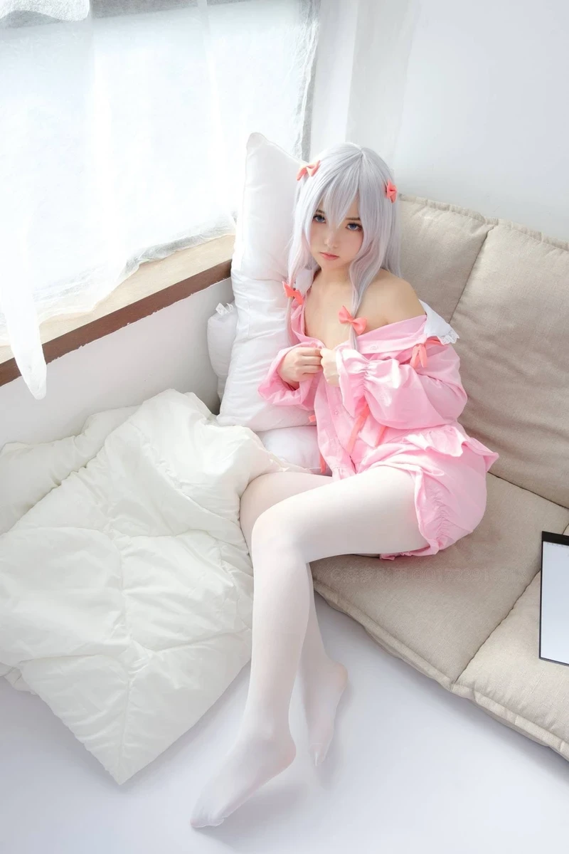 Ảnh Sagiri Izumi cosplay thanh tú dịu dàng