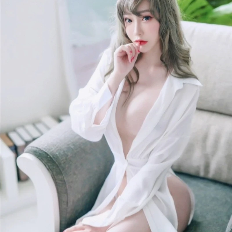 Ảnh Shen Nana khoe ngực tròn căng đầy quyến rũ