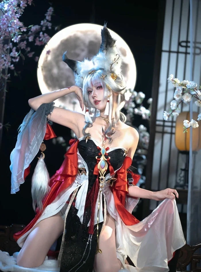 Ảnh cosplay anime với trang phục đặc trưng