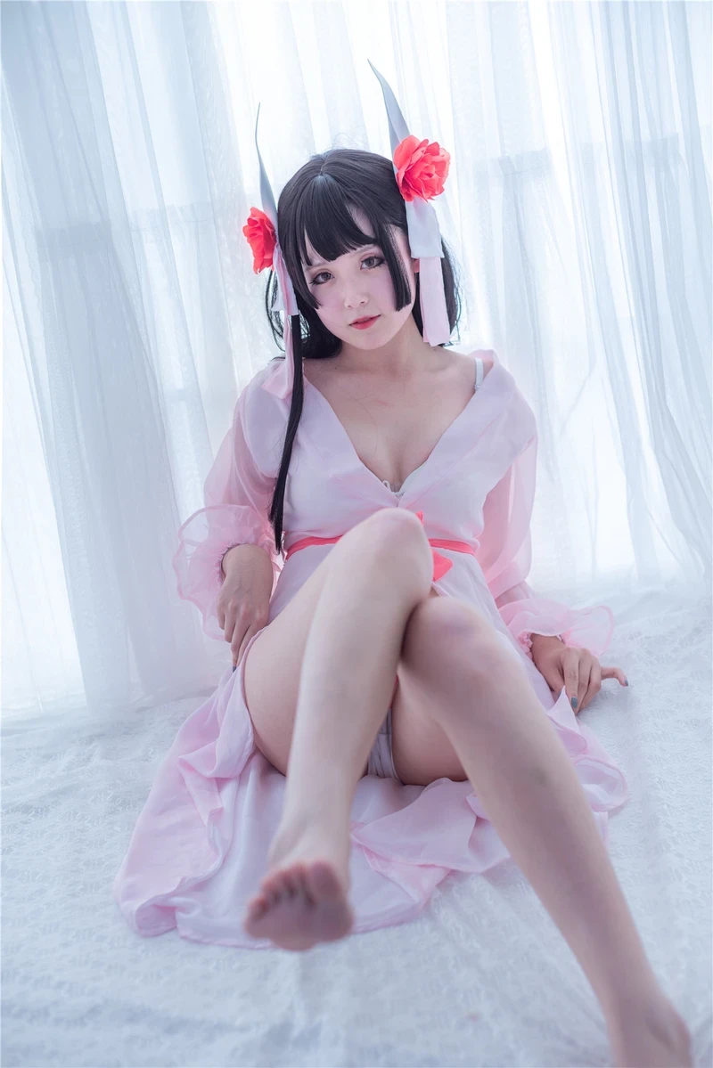 Ảnh cosplay dâm đãng bikini mỏng tang show body