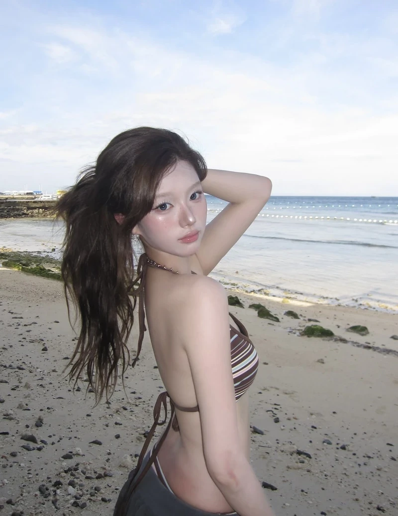 Ảnh gái Hàn Quốc mặc bikini sexy