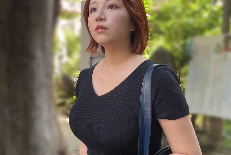 Ảnh sex Amatsuki Azu bikini vòng 1 to tròn quyến rũ