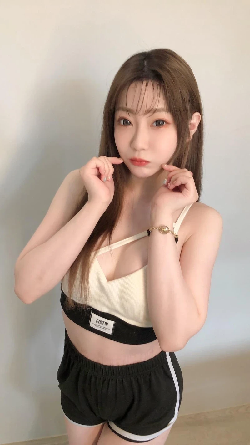 Ảnh sex Shen Nana full HD khoe vú to tròn hút hồn