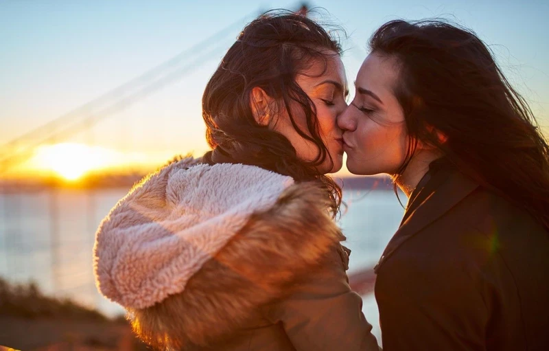 Ảnh sex les nude khoe vòng ba căng tròn cực phẩm