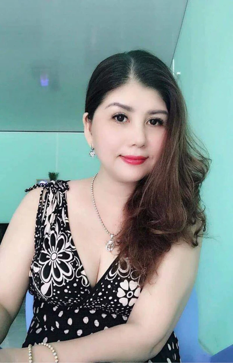 Ảnh sex máy bay bà già lột đồ lộ vòng một