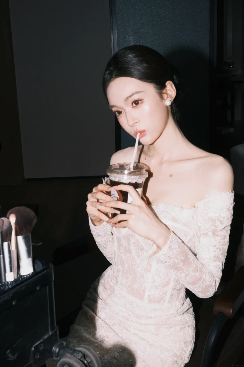 Cô dâu vòng ba tròn trịa hút hồn
