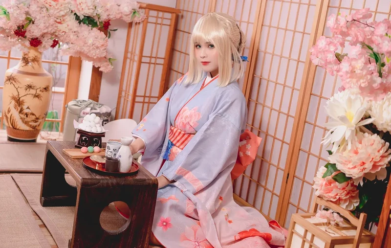 Cô nàng kimono nude full body gợi dục