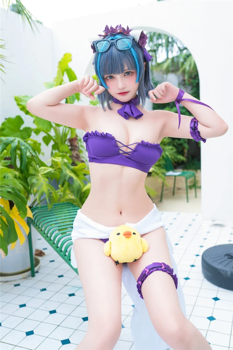Cosplay bikini ướt át khoe vú khủng hút hồn