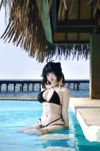 Cosplay gái xinh hentai bikini đi bơi