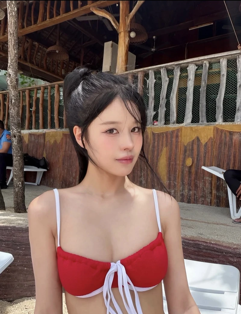 Gái Hàn Quốc mặc bikini xinh đẹp nổi bật