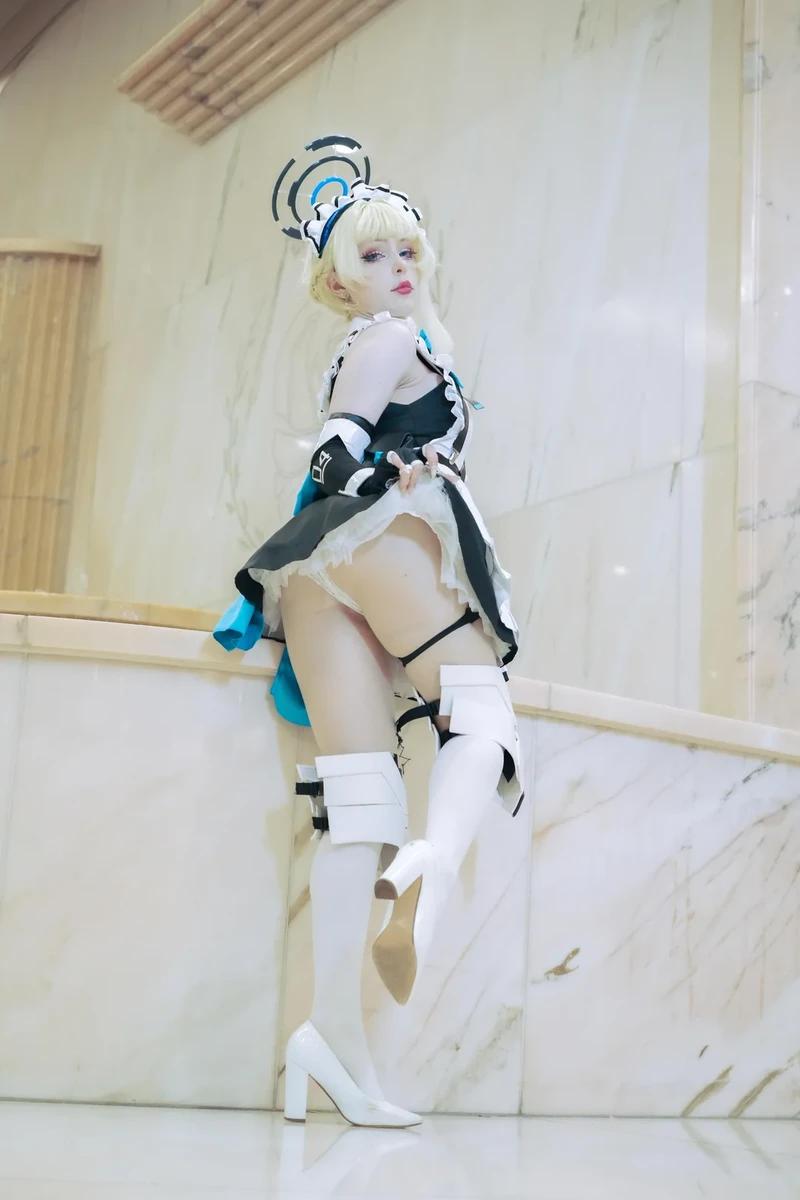 Hình Asuma Toki cosplay rạng rỡ quyến rũ
