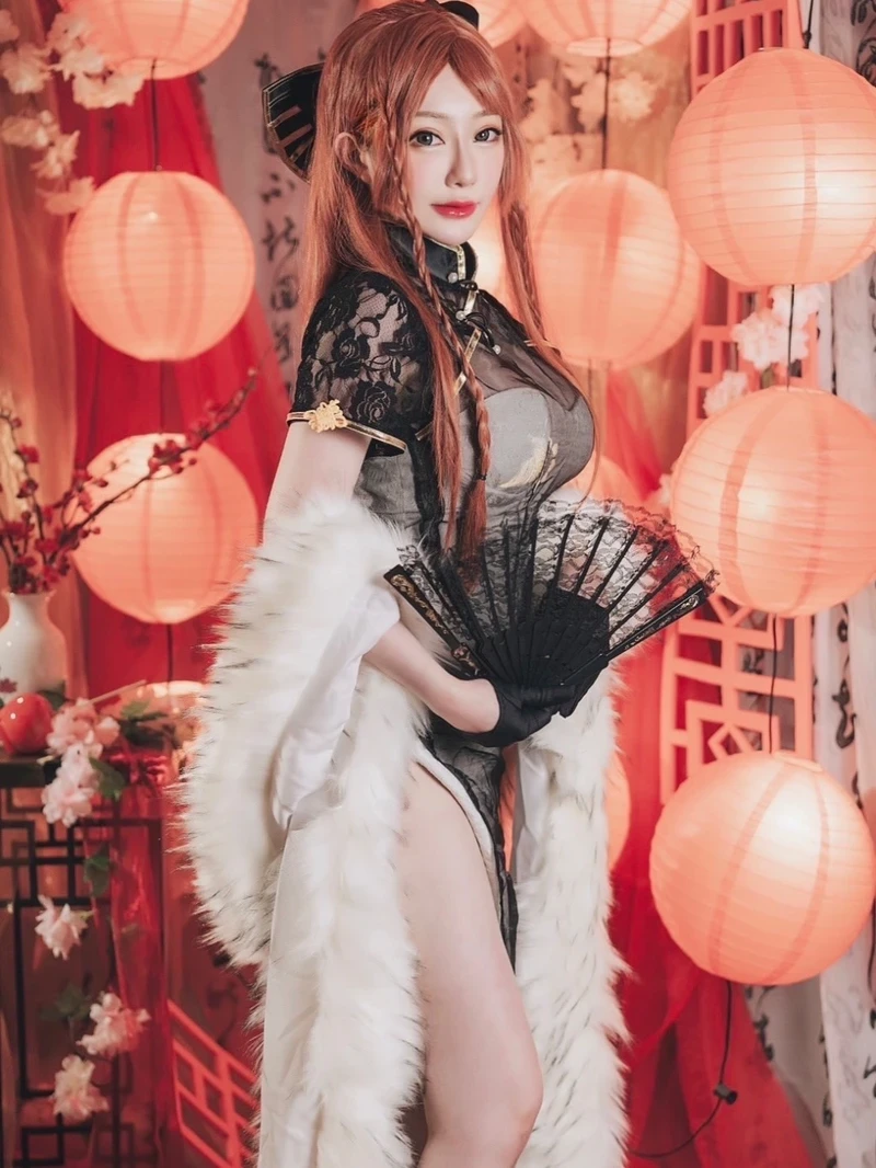 Hình Shen Nana quyến rũ khoe vòng 1 đầy đặn