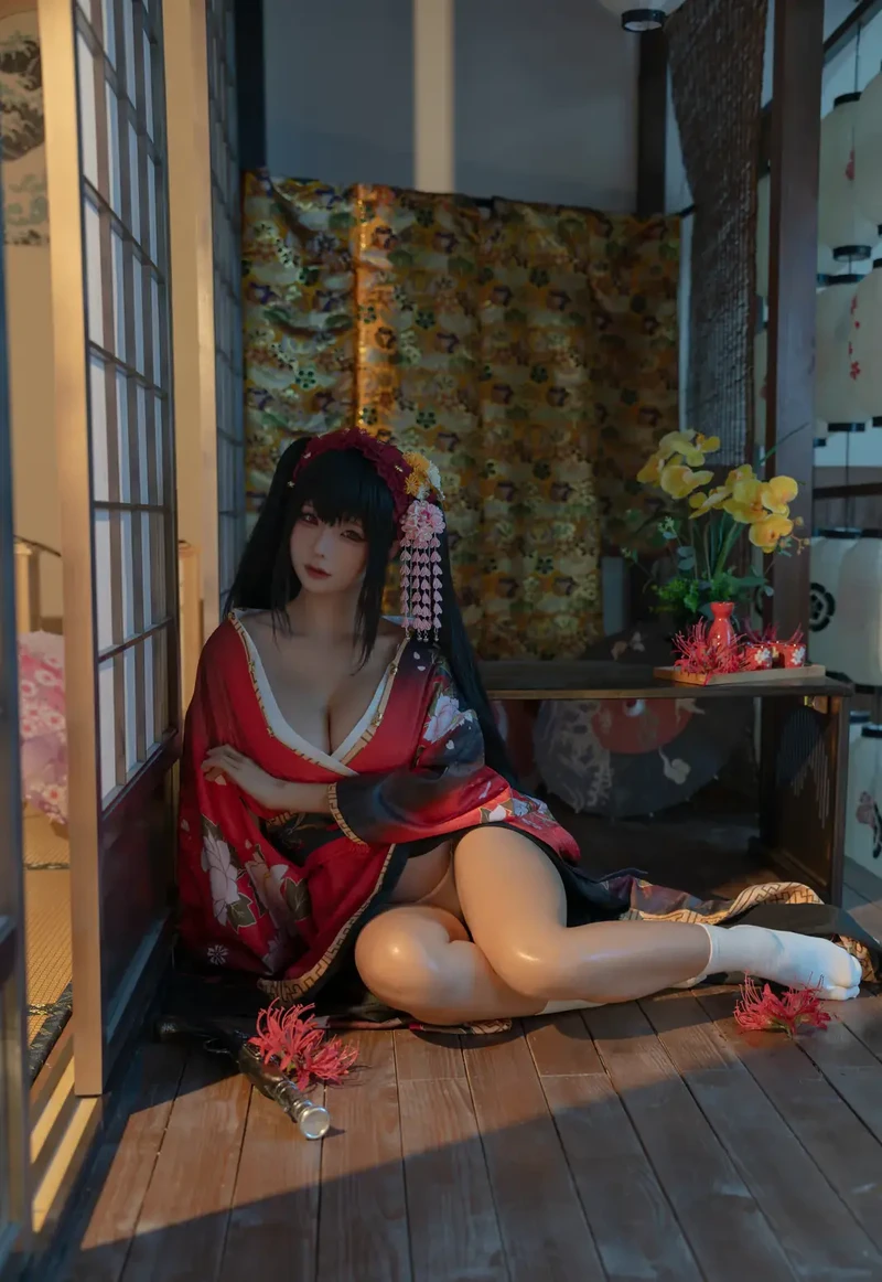 Hình bikini kimono vú to khủng gợi tình
