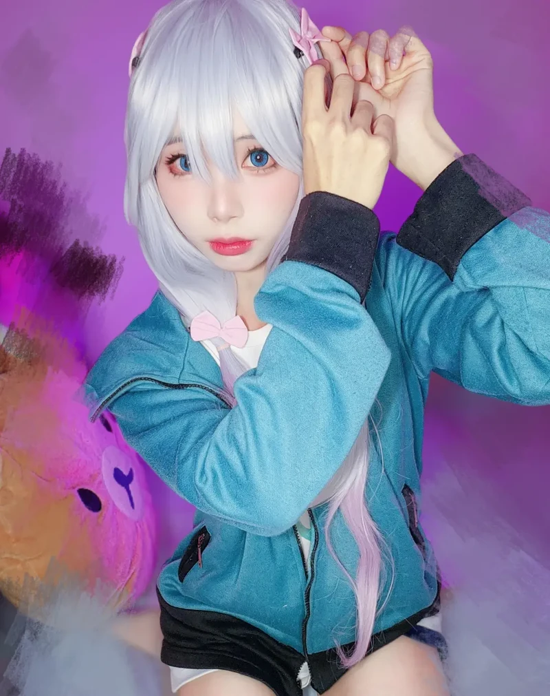 Hình cosplay Sagiri Izumi rạng rỡ thuần khiết