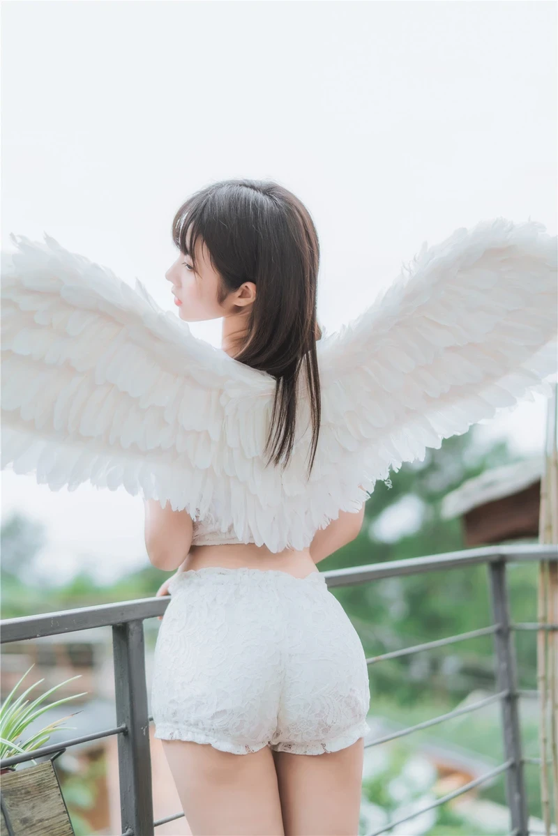 Hình cosplay khoe vú to khủng gợi tình