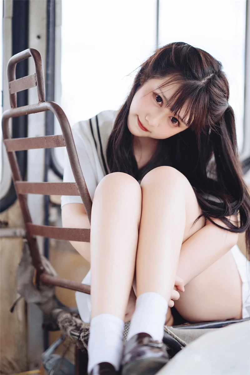 Hình khoe lồn cosplay nude quyến rũ nóng bỏng