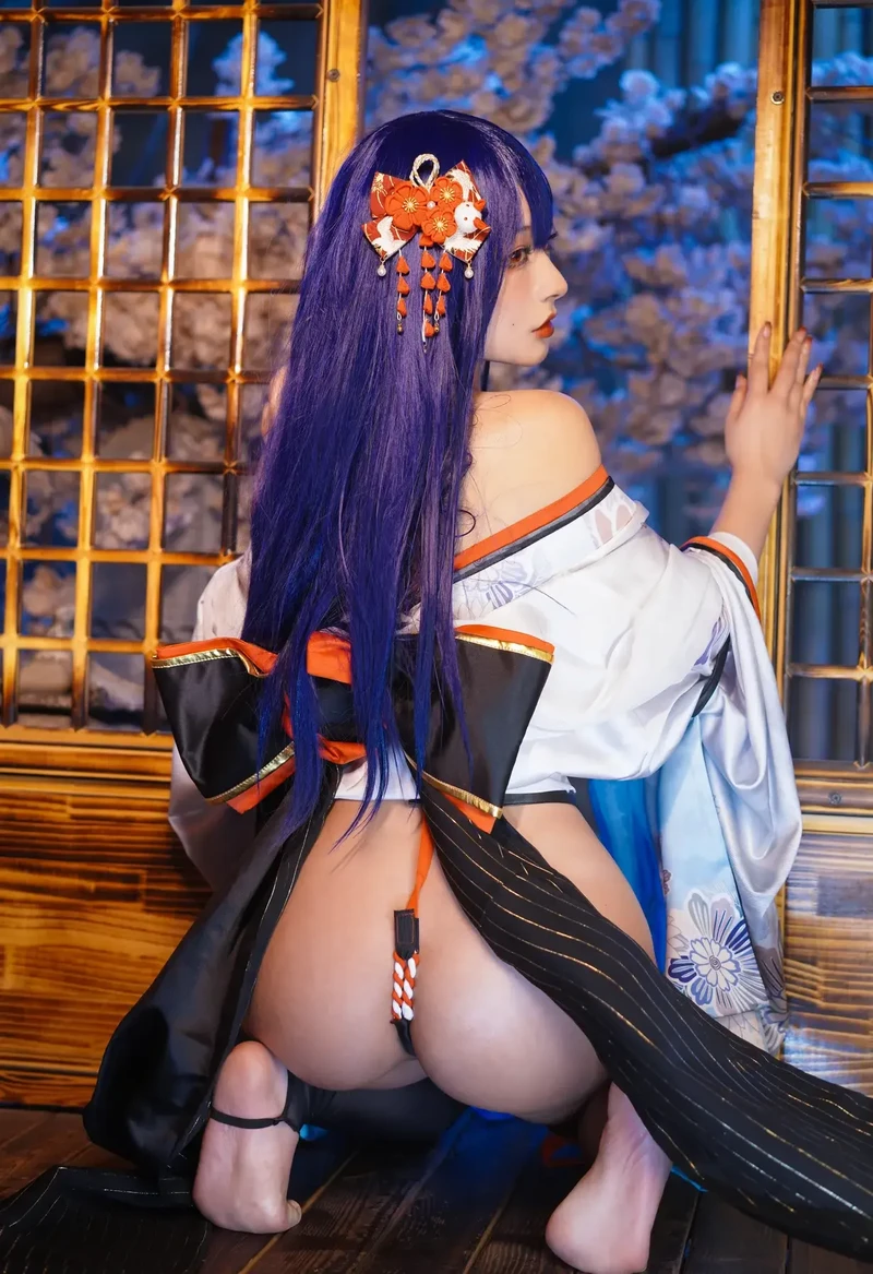 Hình kimono nude khoe vòng ba nóng bỏng