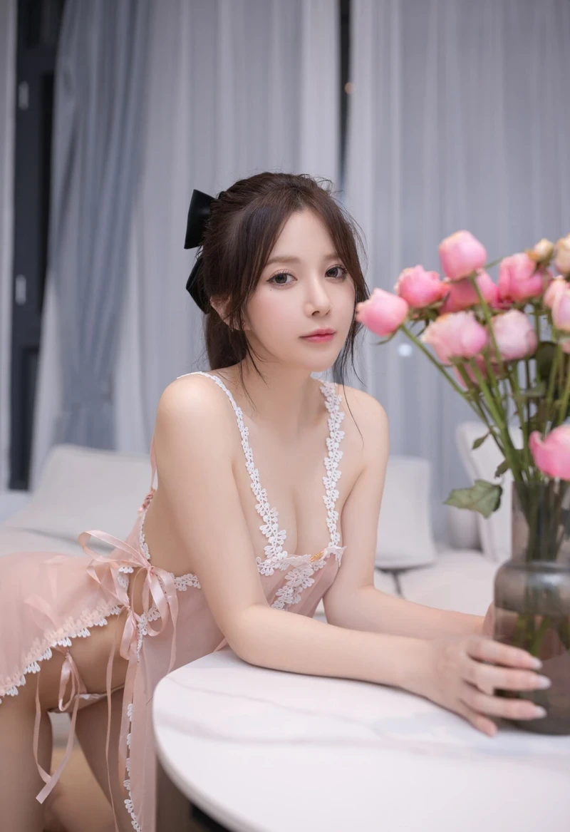Hình móc lồn vòng một tròn trịa gợi tình