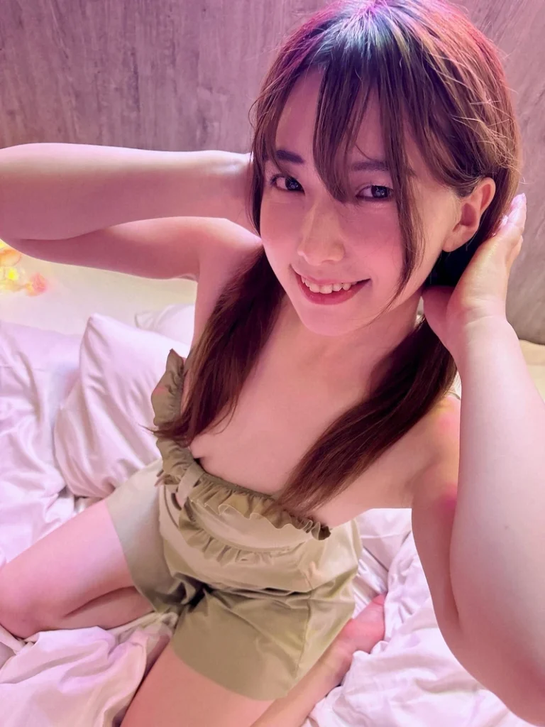 Hình nude Mai Kagari bikini ướt át gợi dục cực phẩm