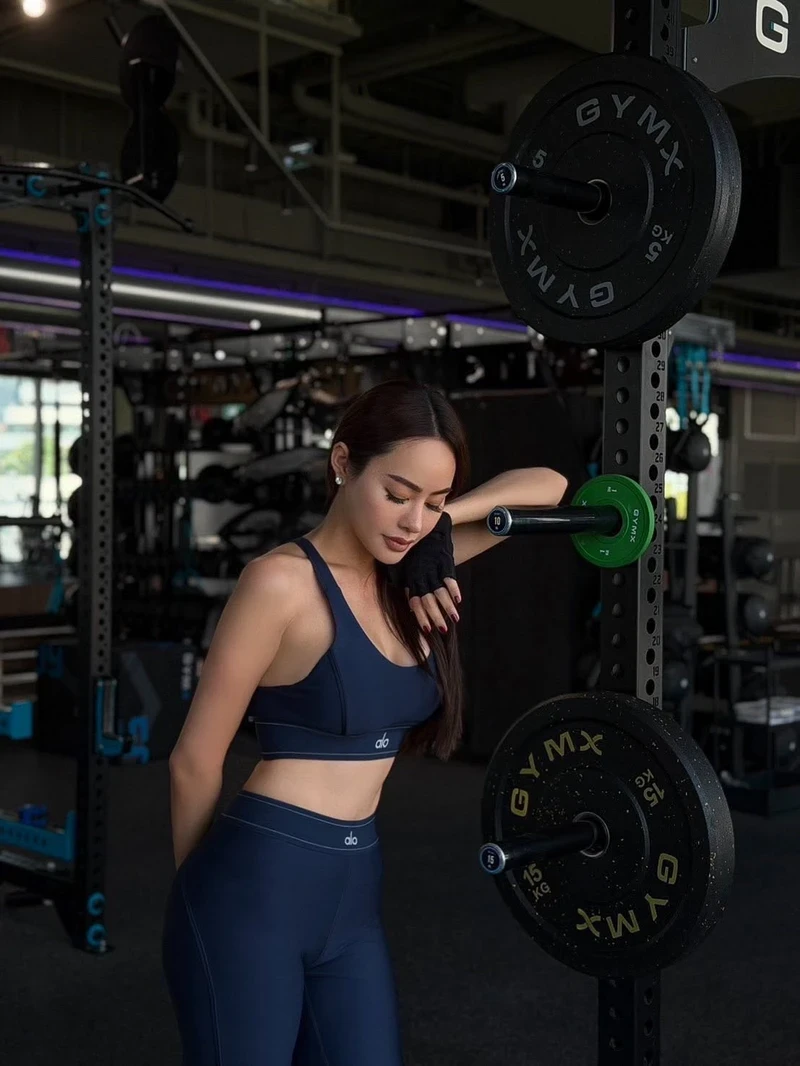 Hình sex gym vú tròn gợi tình cực phẩm