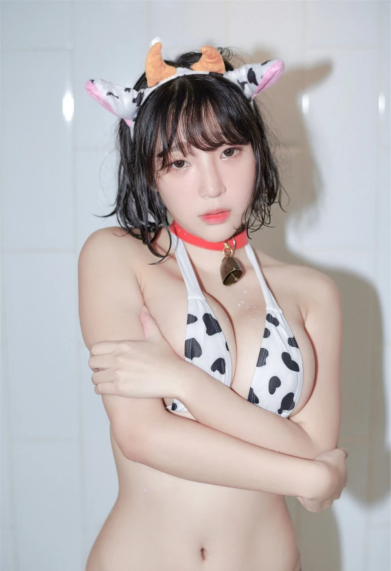 Hình sex lồn nhiều lông mông to tròn