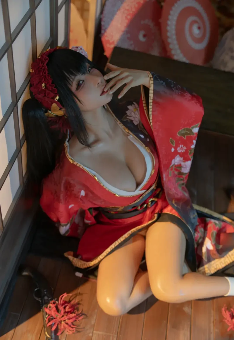 Kimono lột đồ khoe vòng ba dâm đãng
