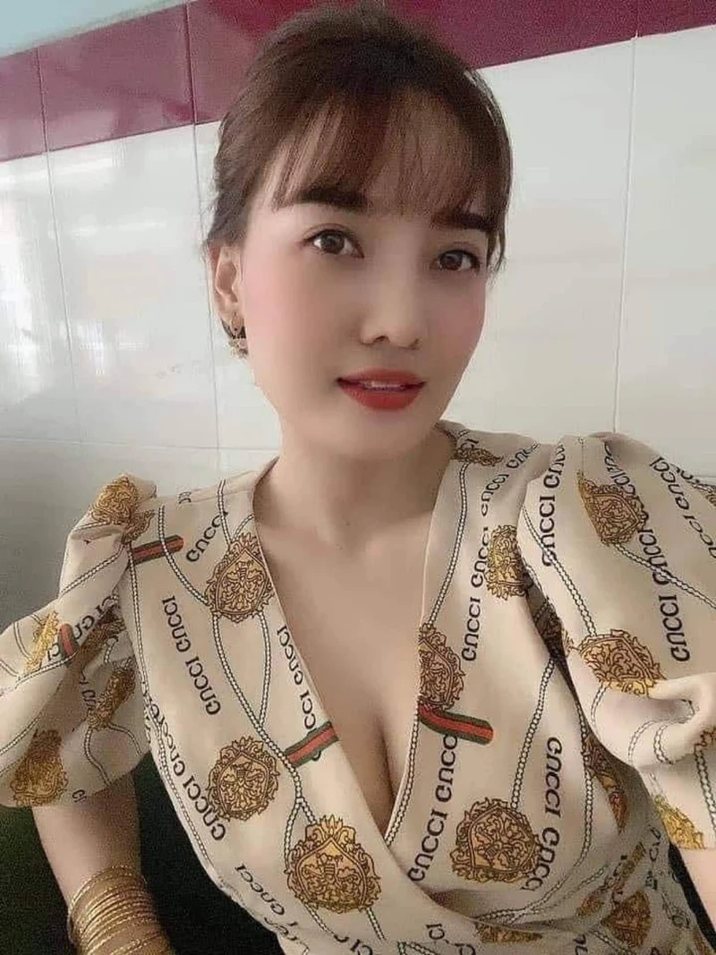 Máy bay bà già nude 2K khoe hàng đầy đủ