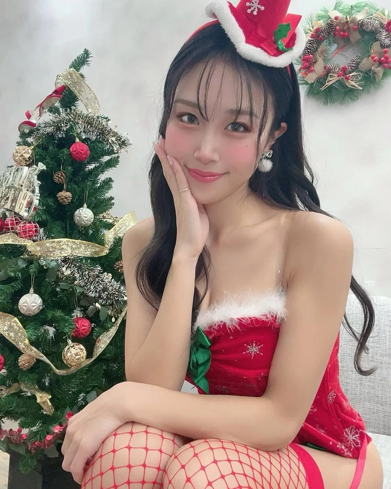 Mông tròn đầy dâm dục show hàng