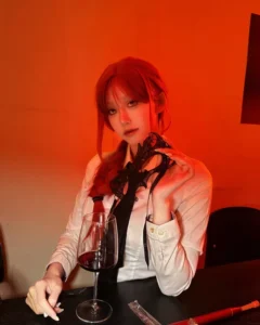 Hình Makima cosplay dịu dàng cuốn hút