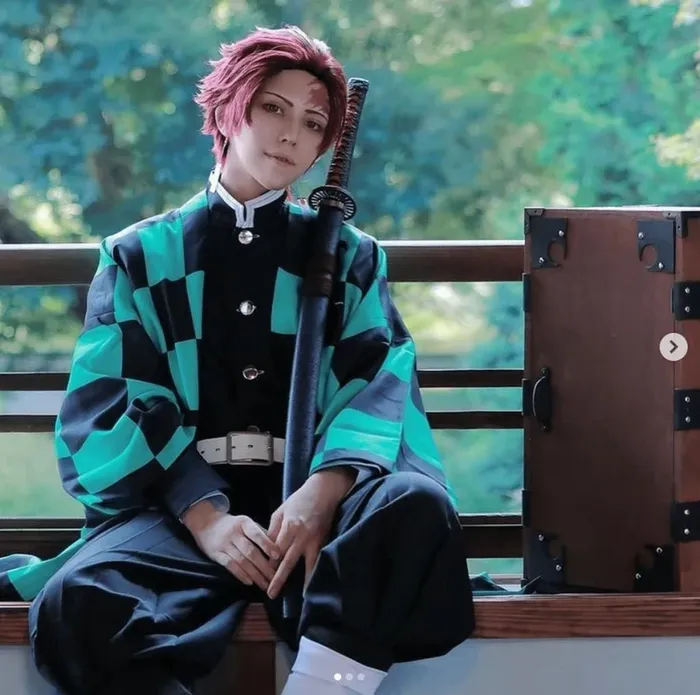 Ảnh cosplay Tanjiro rạng ngời thanh tú