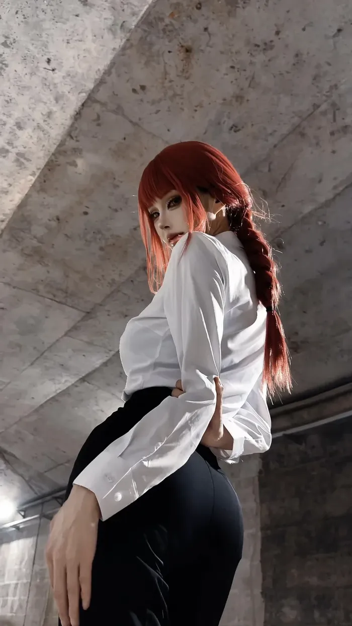 Makima cosplay thanh tú kiêu sa