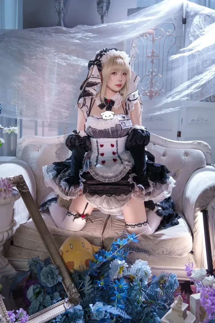 Ảnh cosplay hầu gái dễ thương tinh tế