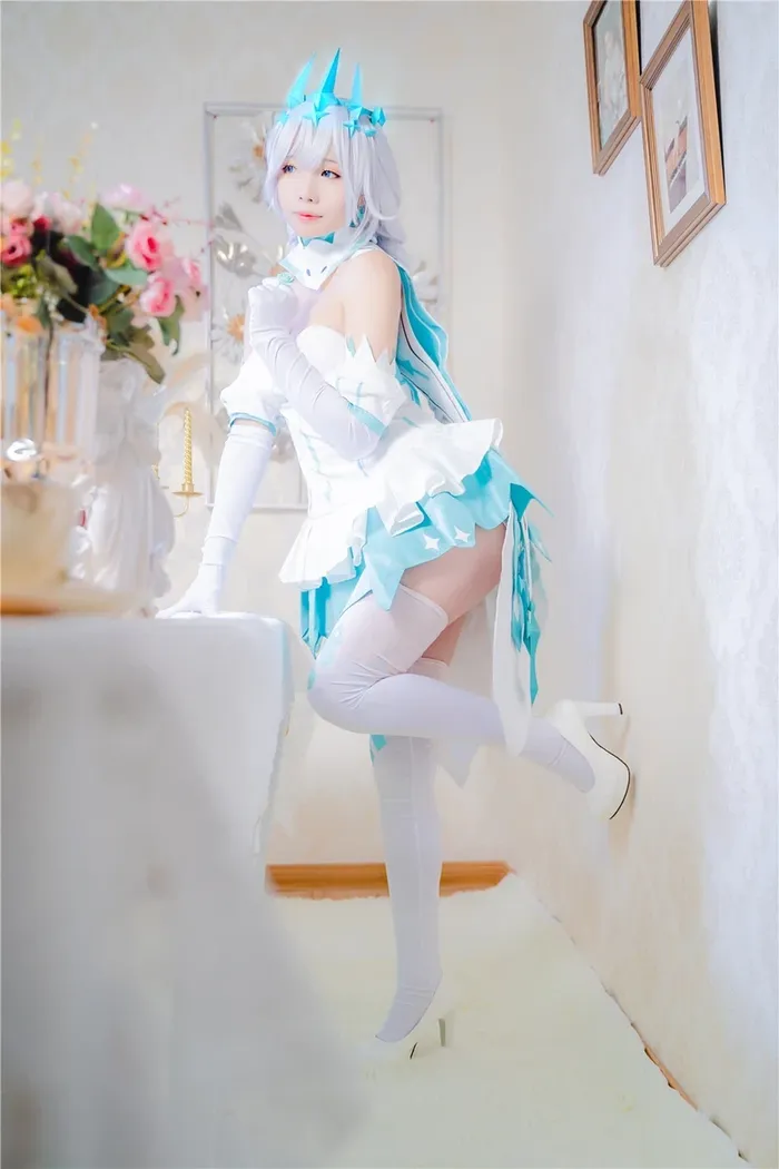 Ảnh cosplay xinh xắn ngọt ngào tinh khôi
