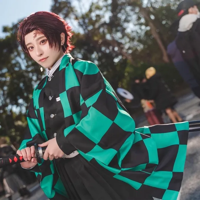 Ảnh Tanjiro cosplay thanh thoát nổi bật