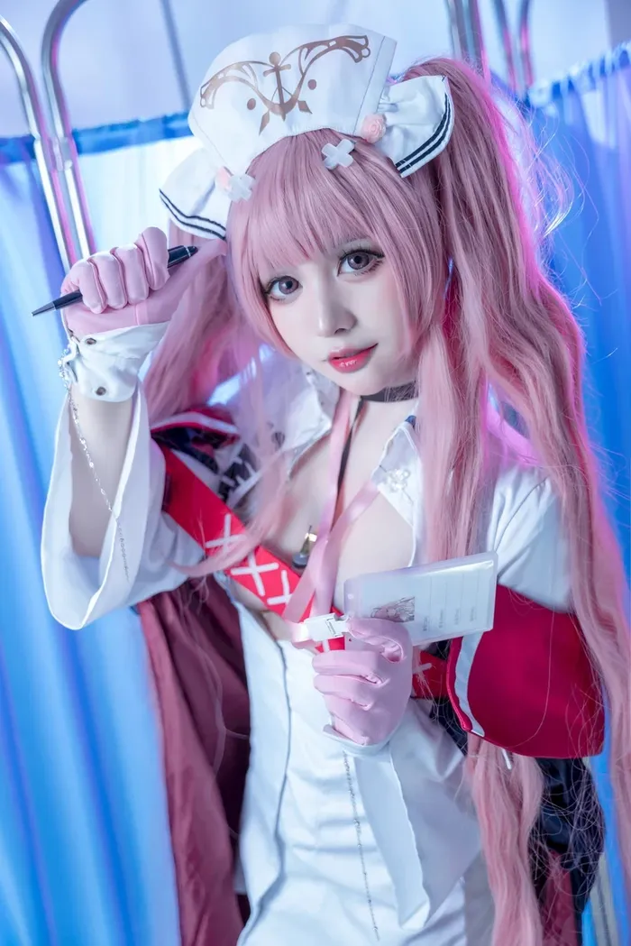 Hình y tá cosplay đáng yêu ngọt ngào