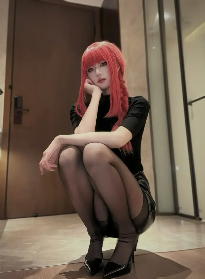 Hình Makima cosplay xinh đẹp mê hoặc