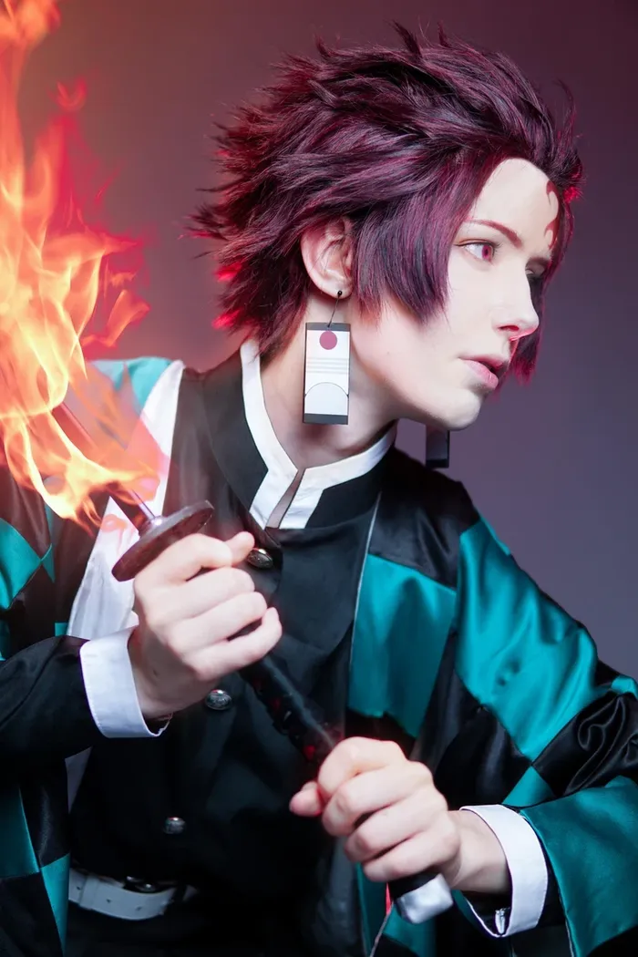 Hình Tanjiro cosplay mạnh mẽ sắc nét