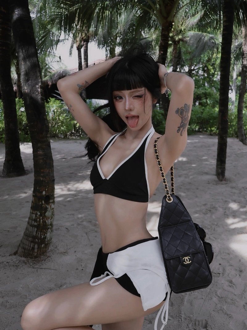 Ảnh Ciin Bùi Thảo Ly nude một phần body trắng