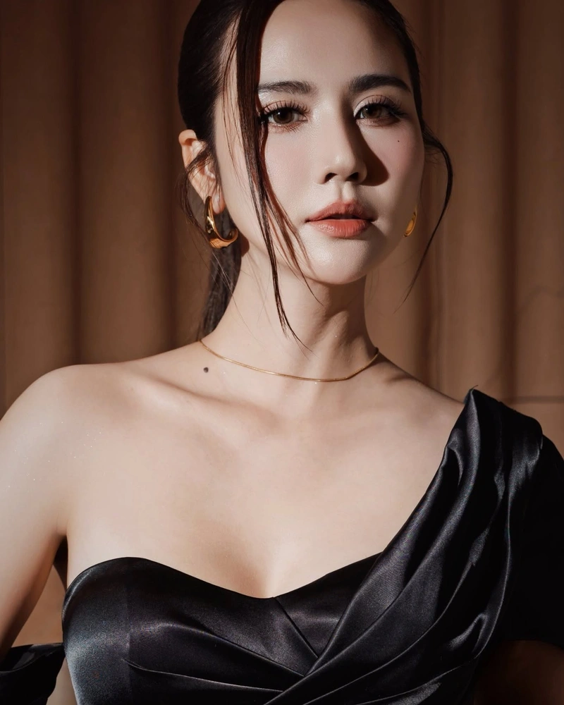 Ảnh Huyền Lizzie bikini sexy mông to tròn